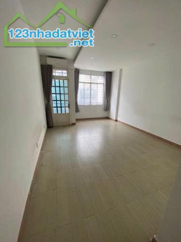 Cho thuê nhà 4 Tầng CHDV 14 Phòng, 14 Wc, MTKD CMT8, P6, Tân Bình