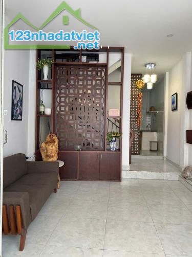 HIẾM BÁN GẤP! NHÀ 2 TẦNG KIỆT Ô TÔ, HẢI CHÂU, GẦN MẶT TIỀN, CHỈ 2,95 TỶ BỚT LỘC - 3