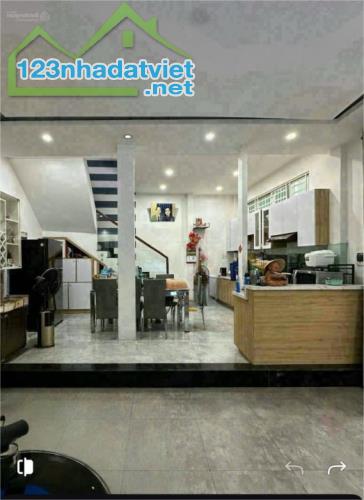 🏡 Bán nhà Sư Vạn Hạnh, Q.10, nở hậu gần MT, 8.x tỷ! - 2