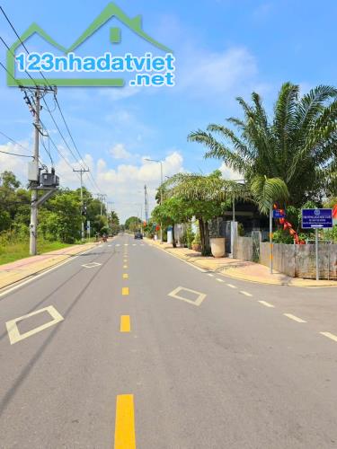 Kinh Khủng Khiếp, Bán Nhà Dt 201m2, ngang 6, Mặt Tiền, Quận 9, Giá chỉ 2.96ty