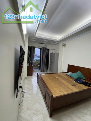 Cực hiếm nhà phố Thái Hà, Đống Đa, 40m x 6 tầng,  phân lô THANG MÁY. Lh: 0845369333 - 1