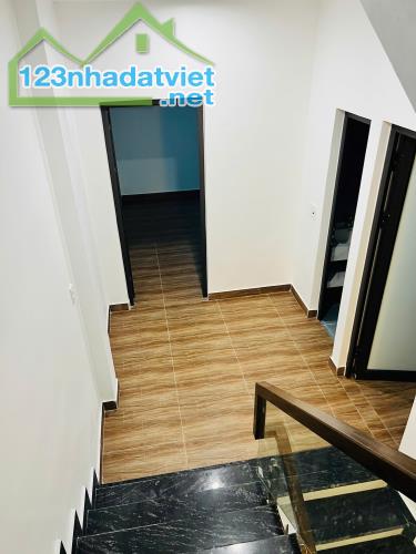 Siêu phẩm nhà lô góc Hùng Vương, Hồng Bàng giá chỉ 2,4x tỷ  LH 0979087664 - 2