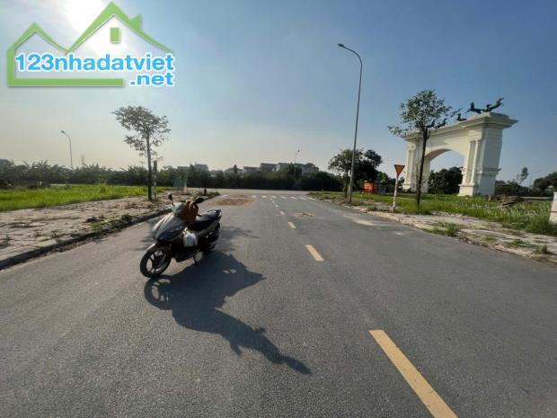 Phù Khê, 4,5 tỷ, 90m2, đẹp, nhiều tiện ích

Khu đô thị mới Phù Khê, đang chờ đón chủ nhân - 1