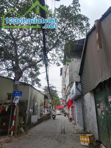 Có 102!Mảnh đất đẹp Quang Tiến,Đại Mỗ 74m2x2T oto đỗ cách 30m,MT hơn 4m,tặng GPXD 7 tầng