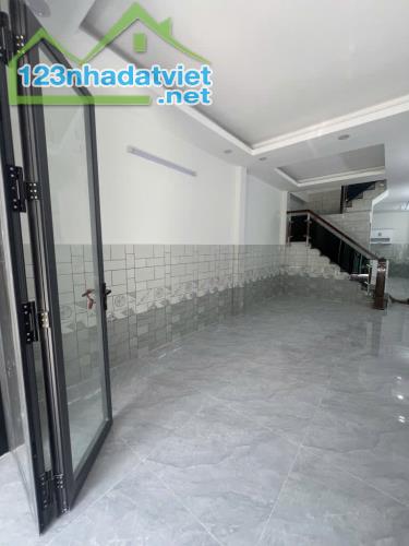 NHÀ MỚI Ở NGAY BÌNH ĐÔNG - QUẬN 8 -  88.6M2 - 2 TẦNG - GIÁ CHỈ 4.68 TỶ.