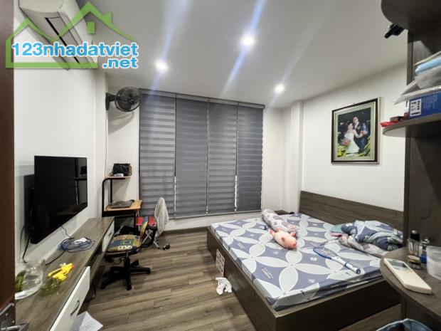 Bán nhà Nguyễn Văn Cừ, dân xây, ô tô, nội thất xịn, cao cấp , cần tìm chủ mới - 4