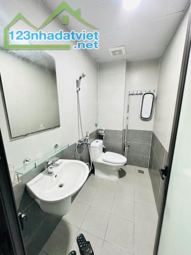 Siêu Hiếm - Nhà 44m2 Phú Thượng, MT 4m, Gần Ô Tô, Nhỉnh 7 Tỷ - 4