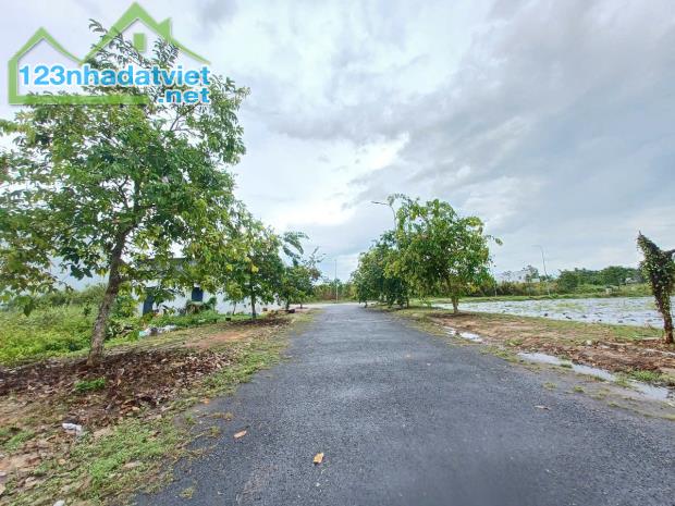 💜 Giá bán : 1 tỷ 850 triệu  BÁN NỀN ĐƯỜNG B10 ĐỐI DIỆN CỔNG TRƯỜNG HỌC KDC TÂN PHÚ - 1
