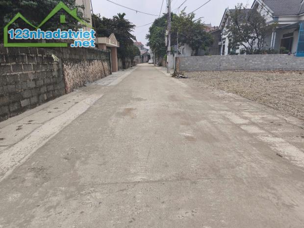 LÔ GÓC 3 MẶT TIỀN 657M LÀN 2 QUỐC LỘ 21A - NHỈNH 10TR/M - 2