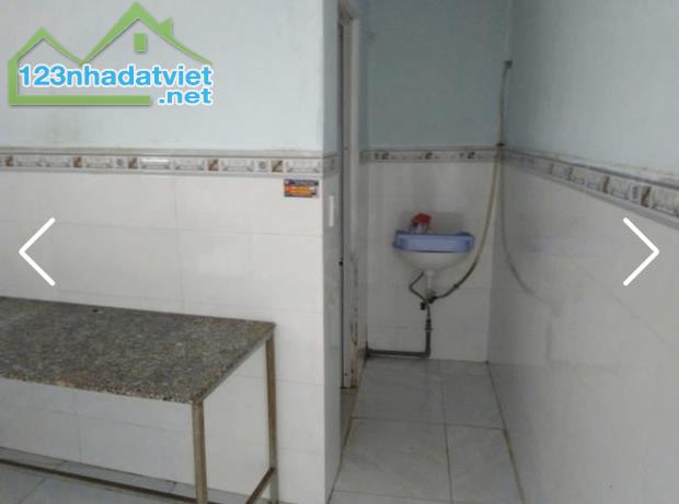 Nhà cấp 4 lửng đúc kiệt Thành Vinh 2 . Diện tích : 57m , ngang 5m . Giá : 2tỷ8 TL