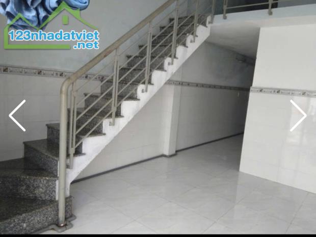 Nhà cấp 4 lửng đúc kiệt Thành Vinh 2 . Diện tích : 57m , ngang 5m . Giá : 2tỷ8 TL - 1