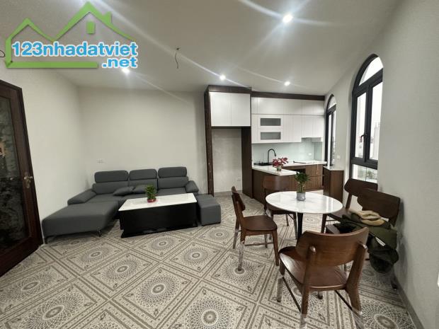 BÁN NHÀ NGỌC THỤY - LONG BIÊN - 6 TẦNG - THANG MÁY - GARA  - 41m² - MT 5M - giá 9,3 tỷ