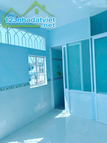 Nhà góc 3 tầng hẻm thông 432 Dương Bá Trạc P1Q8. Giá 2.18 tỷ TL - 2