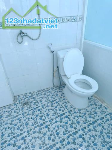 Nhà góc 3 tầng hẻm thông 432 Dương Bá Trạc P1Q8. Giá 2.18 tỷ TL - 3