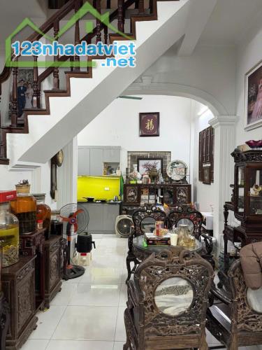 Phố Kim Hoa LÔ GÓC NGÕ THÔNG KINH DOANH DT 58m2 4 tầng MT 5.5m Giá 14 tỷ