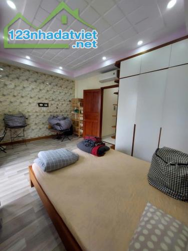 BÁN GẤP NHÀ MỚI XÂY SHR DT: 62 M2 4  TẦNG. CHỈ 7.45 TỶ. Đ. HUỲNH TẤN PHÁT. KẾ PMH. QUẬN 7. - 1
