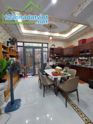 BÁN GẤP NHÀ MỚI XÂY SHR DT: 62 M2 4  TẦNG. CHỈ 7.45 TỶ. Đ. HUỲNH TẤN PHÁT. KẾ PMH. QUẬN 7. - 3