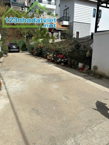 Chỉ 6.1 TỶ Cho Lô Đất 206m² ngay trung tâm Làng Hoa Vạn Thành, Đà Lạt