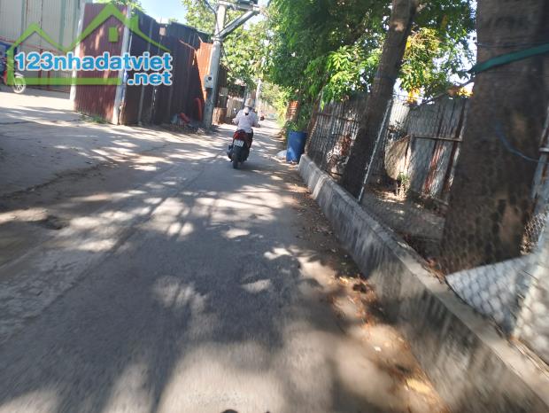 ❤️Bán đất 133m2 lô goc 2 mặt, giá rẻ, nhỉnh 4tỷ HXH,SHR, không quy hoạch,lộ giới.
