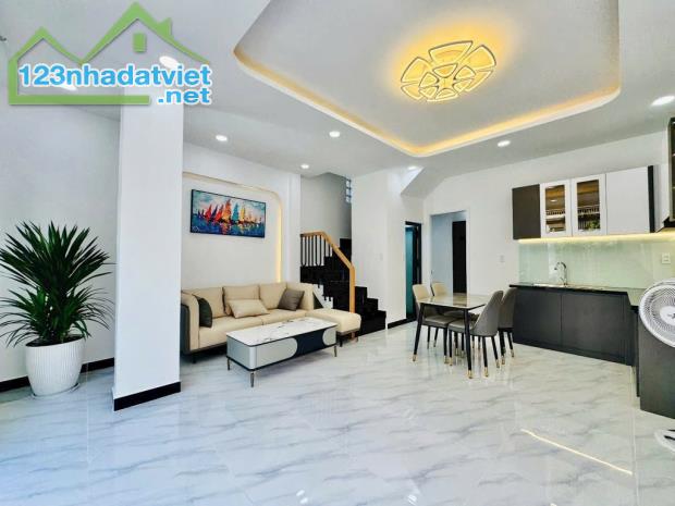 SIÊU PHẨM - 3 PN - GẦN ĐẠI HỌC CÔNG NGHIỆP , DT 58 M2, 4,5 x12 M . LÝ THƯỜNG KIỆT, P4 ,GV - 4