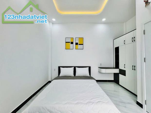 SIÊU PHẨM - 3 PN - GẦN ĐẠI HỌC CÔNG NGHIỆP , DT 58 M2, 4,5 x12 M . LÝ THƯỜNG KIỆT, P4 ,GV - 3