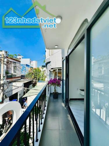 SIÊU PHẨM - 3 PN - GẦN ĐẠI HỌC CÔNG NGHIỆP , DT 58 M2, 4,5 x12 M . LÝ THƯỜNG KIỆT, P4 ,GV - 1