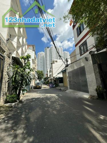 BÁN NHÀ KHU KIỀU ĐÀM - HIM LAM, QUẬN 7
Diện tích: 5x16m
Giá: Nhỉnh 11 tỷ - 4