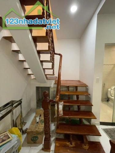 BÁN NHÀ KHU KIỀU ĐÀM - HIM LAM, QUẬN 7
Diện tích: 5x16m
Giá: Nhỉnh 11 tỷ