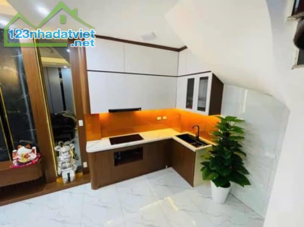Nhà Đẹp Gần Đường Lĩnh Nam, Hoàng Mai 30m, 5 tầng, mt 4.6m, giá 5.8 tỷ. - 5