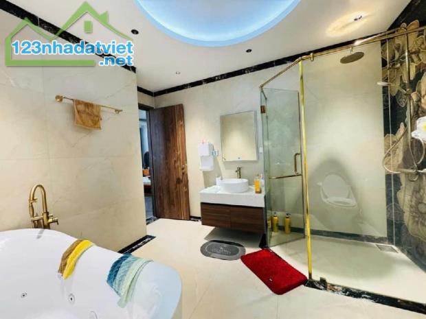 BÁN TÒA VÀI  PHỎNG THU NHẬP DÒNG TIỀN 400 TR/TH - CẦU GIÁY - 200 M2-9 T - MT 15 M - 150 TỶ - 3