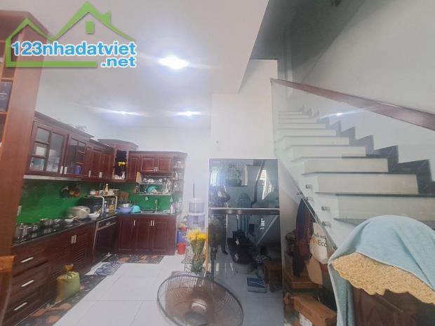 NHÀ ĐẸP BÁN - GIÁP QUANG TRUNG & PHẠM VĂN BẠCH GV - HXH SÁT MT - 52M² - 4 TẦNG HƠN 6 TỶ - 3