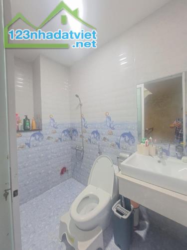 NHÀ ĐẸP BÁN - GIÁP QUANG TRUNG & PHẠM VĂN BẠCH GV - HXH SÁT MT - 52M² - 4 TẦNG HƠN 6 TỶ - 5