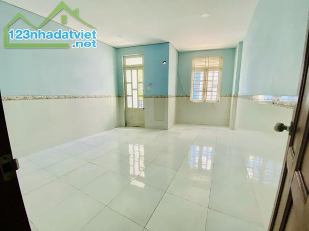 Nhà 3 tầng ô tô đỗ cửa, Lê Trọng Tấn vào DS11, 4.7 tỷ - 3