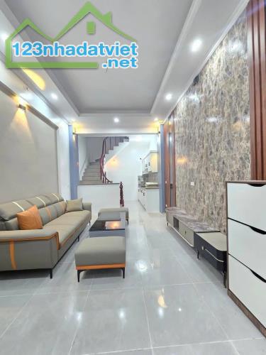 Nhà Đẹp Gần Đường Ô Tô, Vĩnh Hưng, Hoàng Mai 30m, 5 tầng, mt 3.5m, giá 6.5 tỷ.
