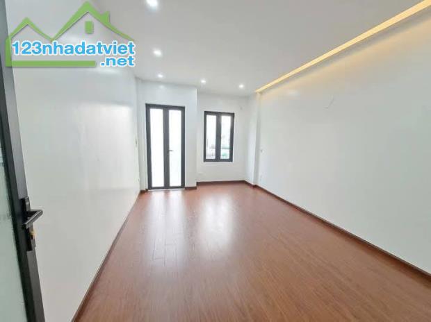 Nhà Đẹp Gần Đường Ô Tô, Vĩnh Hưng, Hoàng Mai 30m, 5 tầng, mt 3.5m, giá 6.5 tỷ. - 3
