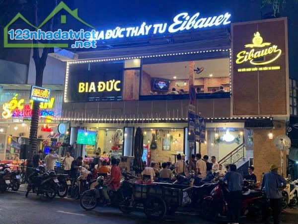 SANG QUÁN NHẬU BIA ĐỨC – HOẠT ĐỘNG 10 NĂM – MẶT TIỀN TRƯỜNG SA, QUẬN 3
