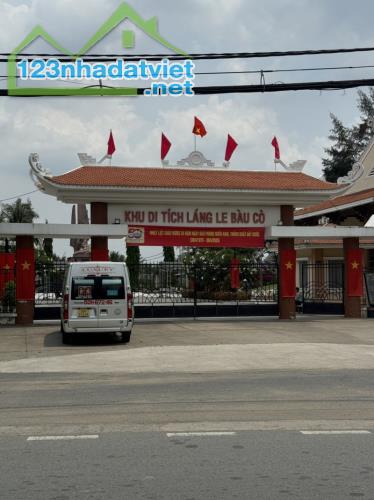 Bán đất mặt tiền Bình Chánh, đường Láng Le Bàu Cò, 1520m2, 3 mặt tiền, chỉ 10+X tỷ