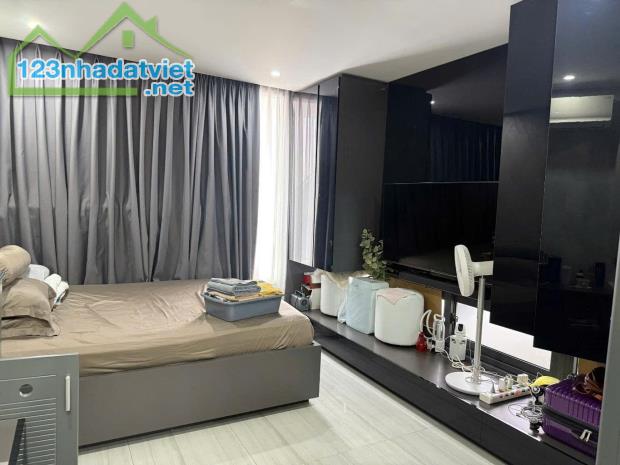 BÁN NHÀ KHU KIỀU ĐÀM - HIM LAM, 6 TẦNG, QUẬN 7
Diện tích: 6.3x14m
Giá: Nhỉnh 16 tỷ - 4