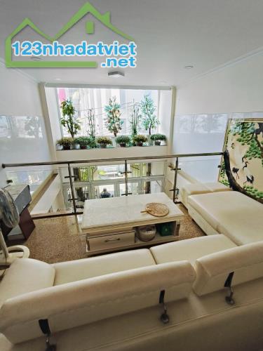 Bán gấp nhà đẹp ở ngay mặt tiền kinh doanh Hồ Thành Biên, xe hơi ngủ nhà, 72m2, 6T, SHR, - 1