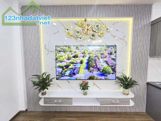 Bán nhà mới tinh Vĩnh Quỳnh, Thanh Trì. Dt62m2x 5 tầng kinh doanh