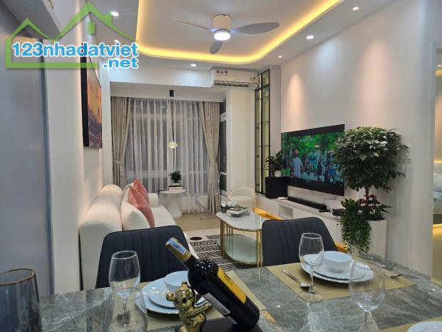 Cần bán nhanh căn hộ sky garden 3, PMH, Q7, DT 68,86m2, 2PN nhà mới đẹp, giá chỉ 5tỷ