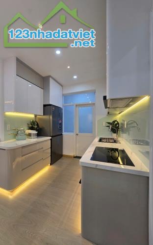 Cần bán nhanh căn hộ sky garden 3, PMH, Q7, DT 68,86m2, 2PN nhà mới đẹp, giá chỉ 5tỷ - 3