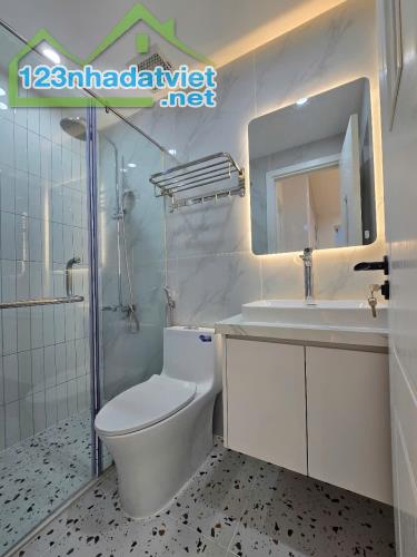 Cần bán nhanh căn hộ sky garden 3, PMH, Q7, DT 68,86m2, 2PN nhà mới đẹp, giá chỉ 5tỷ - 4