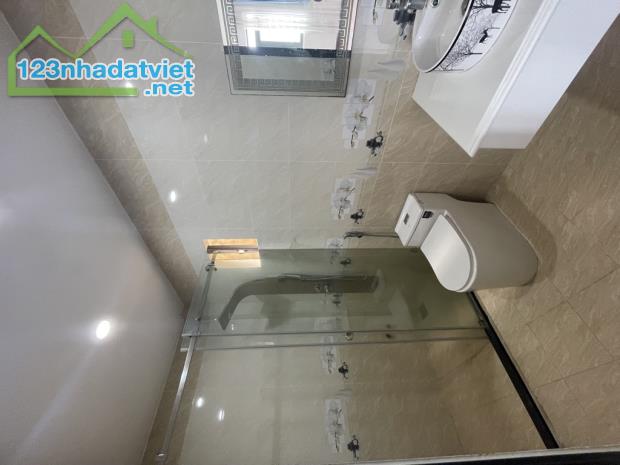 Bán Nhà Đẹp Gara Ô Tô, 4PN, 5WC – 4 Tầng, 78m², Gần Tân Bình, Chỉ 8.4 Tỷ!