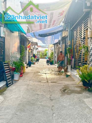 Nhà đẹp chấn động khu vực Bình Tân, bước vài bước là Tân Phú