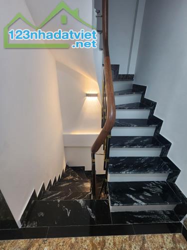 Nhà 6 tầng Thang Máy, Oto morning, ngọc hồi, hoàng liệt- hoàng mai-💰 Chỉ 8.2 tỷ - 2
