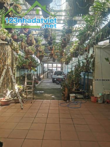 Bán nhà mặt tiền đường Tân Xuân 2 16x45 thổ cư chỉ 18.5 tỷ Xã Tân Xuân Huyện Hóc Môn - 1
