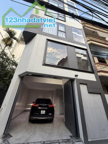 Siêu phẩm chân dài 2 mặt thoáng đường ô tô vào nhà ngõ Phố Bồ Đề DT 42m2 . Giá 14.8 tỷ