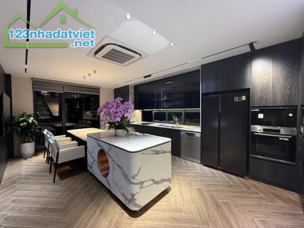 Siêu phẩm chân dài 2 mặt thoáng đường ô tô vào nhà ngõ Phố Bồ Đề DT 42m2 . Giá 14.8 tỷ - 2