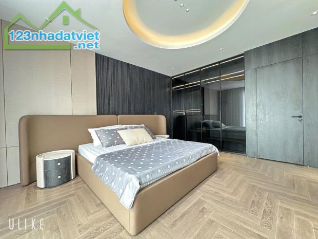 Siêu phẩm chân dài 2 mặt thoáng đường ô tô vào nhà ngõ Phố Bồ Đề DT 42m2 . Giá 14.8 tỷ - 4